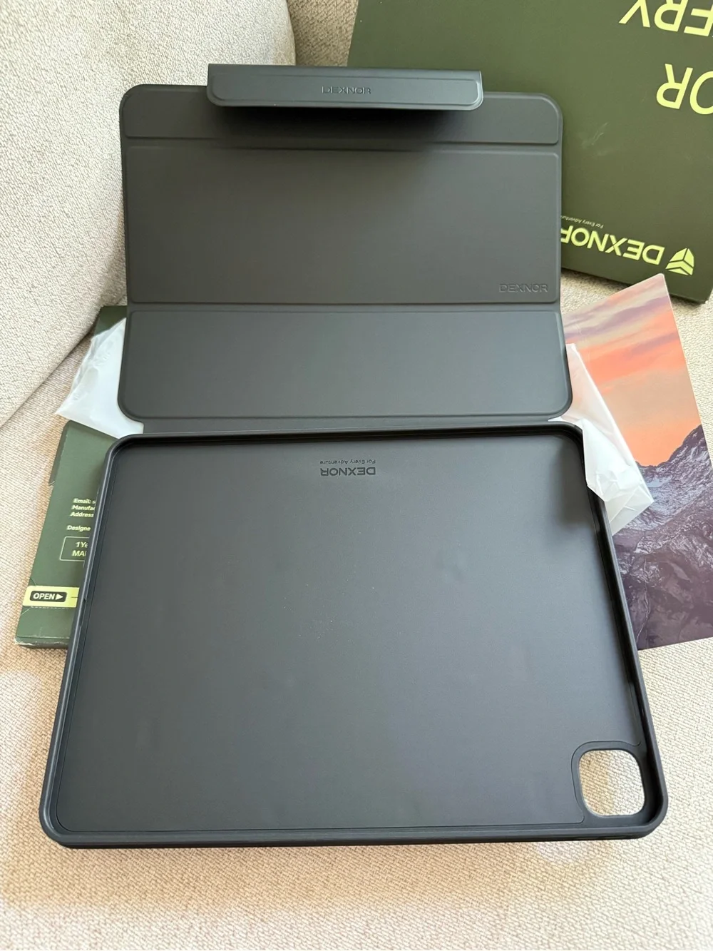NWT Dexnor for iPad Pro 13 Inch Case M4 2024 Color Black